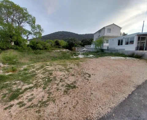 Urban land 250m from the sea in Vinisce, for sale - pic 3 Urban land 250m from the sea in Vinisce, for sale - pic 3