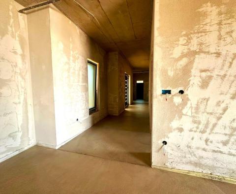 Moderní vila s panoramatickým výhledem na moře v Crikvenici - pic 11