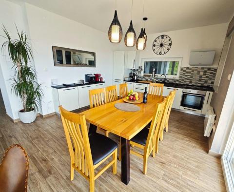 Exclusive villa with panoramic sea view in Jardanovo, mere 50 meters from the sea - pic 10