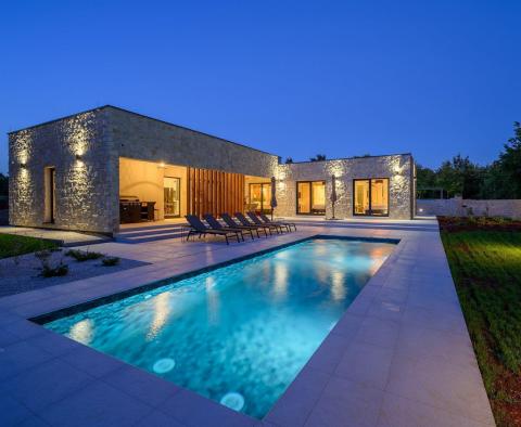 Design one-story villa located in a private complex in Svetvincenat - pic 8