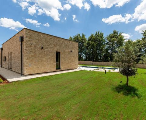 Design one-story villa located in a private complex in Svetvincenat - pic 31