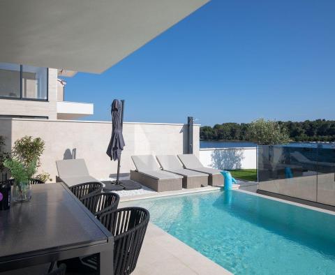 Elegante neue Villa 20 Meter vom Meer entfernt in Medulin - foto 7