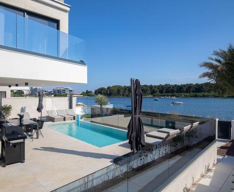 Elegante neue Villa 20 Meter vom Meer entfernt in Medulin - foto 2