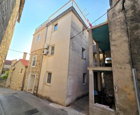 Maison avec 3 appartements et toit-terrasse au coeur de Makarska - pic 3