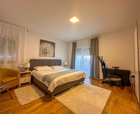 Haus mit drei Wohnungen, Swimmingpool und Meerblick - foto 9