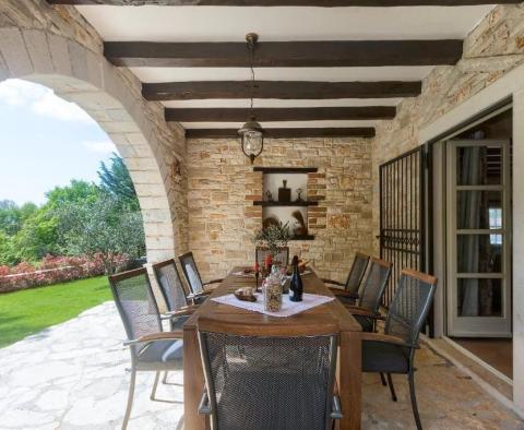 A beautiful stone villa for sale with a swimming pool in Tinjan - pic 4