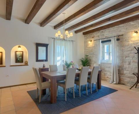 A beautiful stone villa for sale with a swimming pool in Tinjan - pic 8