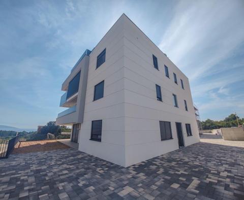 Zweistöckiges Luxus-Penthouse mit Dachterrasse und Swimmingpool - foto 14