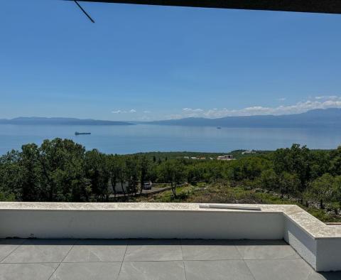 Exclusive duplex villa with pool and garage and panoramic sea view in Kostrena - pic 7