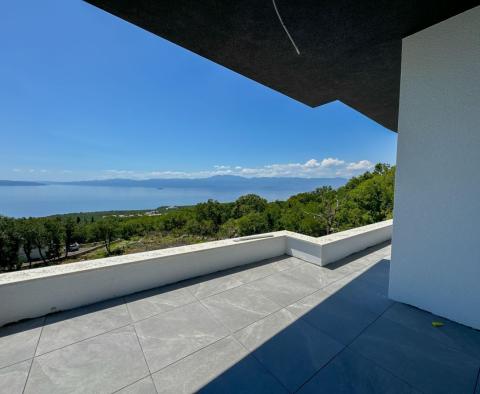 Exclusive duplex villa with pool and garage and panoramic sea view in Kostrena - pic 18