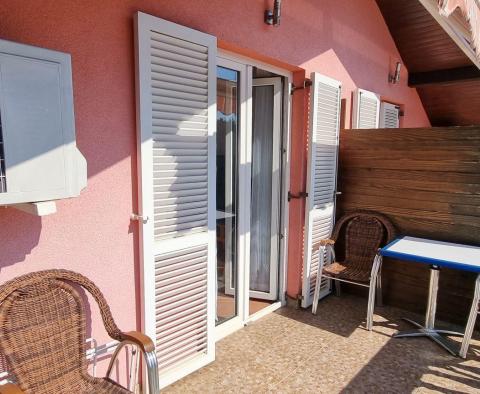 Appartements et locaux commerciaux dans un endroit calme près de la mer à Novi Vinodolski - pic 8