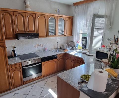 Appartements et locaux commerciaux dans un endroit calme près de la mer à Novi Vinodolski - pic 38