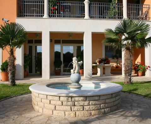 Un hôtel unique en bord de mer en première ligne de mer à Medulin ! - pic 6