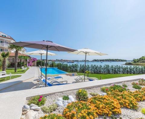 Un hôtel unique en bord de mer en première ligne de mer à Medulin ! - pic 5