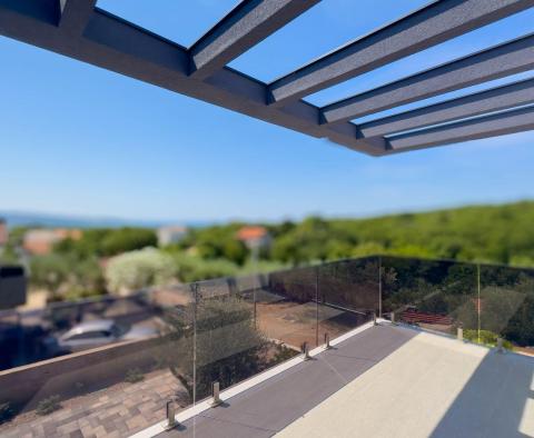 Modern luxusvilla, kilátással a medencére és a tengerre, Krk városában - pic 3
