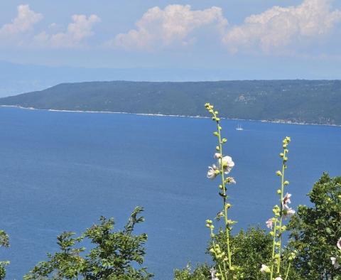 Építési telek gyönyörű kilátással a tengerre, ideális két villa építésére Rabac környékén - pic 3