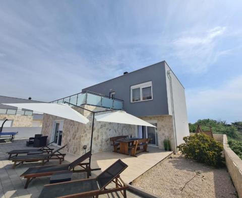 Villa moderne avec piscine à Privlaka, à 350 mètres de la mer - pic 21