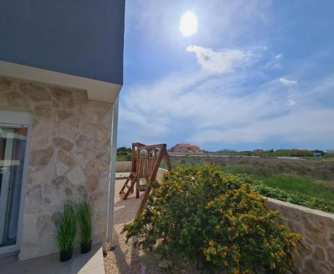 Villa moderne avec piscine à Privlaka, à 350 mètres de la mer - pic 5