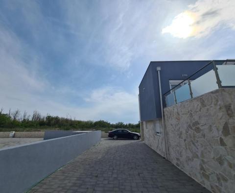 Villa moderne avec piscine à Privlaka, à 350 mètres de la mer - pic 16