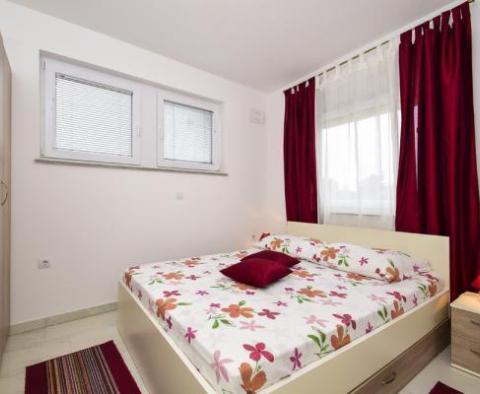 Nieruchomość turystyczna składająca się z 4 apartamentów, zaledwie 70 m od morza w dzielnicy Zaton, Zadar - pic 8