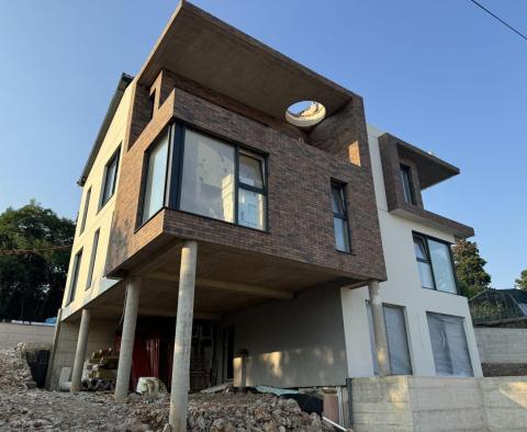 Triplex-Wohnung von 137 m2, 3 Schlafzimmer, Dachterrasse, Neubau in der Nähe von Opatija, Aussicht - foto 2