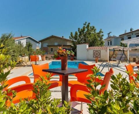 Guest-house with 4 apartments in Medulin for sale - pic 8