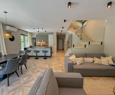 Villa moderne neuve à vendre à Moscenicka Draga à 600 m de la plage - pic 8