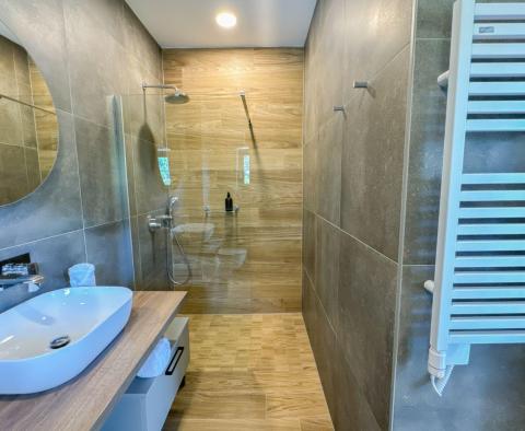 Villa moderne neuve à vendre à Moscenicka Draga à 600 m de la plage - pic 16
