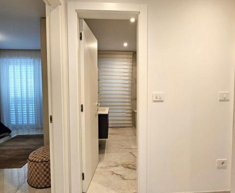 Luxusní 3-ložnicový apartmán 200m od pláže a centra města Rovinj - pic 32