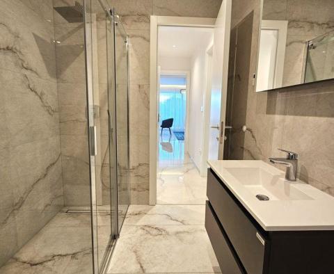 Luxusní 3-ložnicový apartmán 200m od pláže a centra města Rovinj - pic 35
