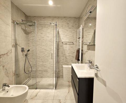 Luxusní 3-ložnicový apartmán 200m od pláže a centra města Rovinj - pic 42
