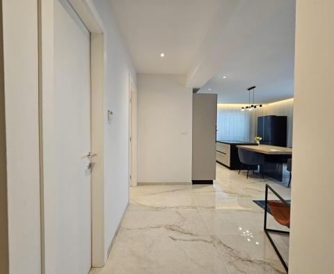Luxusní 3-ložnicový apartmán 200m od pláže a centra města Rovinj - pic 51