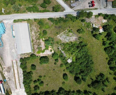 Stavební pozemek 9000 m2 v oblasti Rupa (Matulji), se stavebním povolením na halu a komerční rezidenční budovu - pic 2