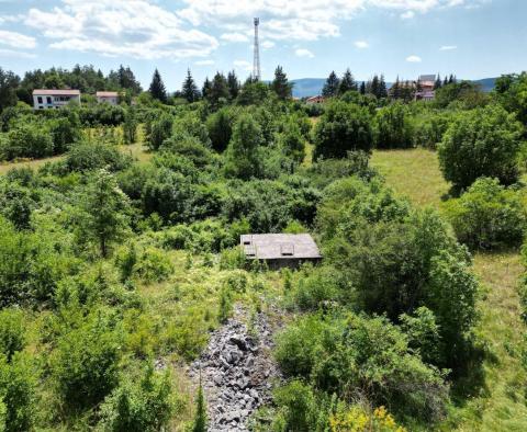 Stavební pozemek 9000 m2 v oblasti Rupa (Matulji), se stavebním povolením na halu a komerční rezidenční budovu - pic 7