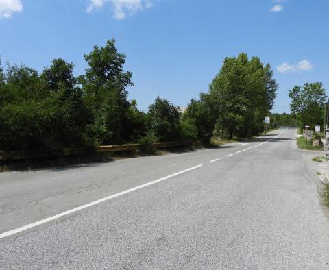 Stavební pozemek 9000 m2 v oblasti Rupa (Matulji), se stavebním povolením na halu a komerční rezidenční budovu - pic 37