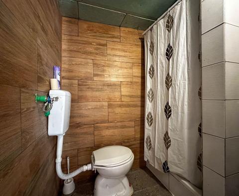 Gaj oliwny z zabudową pomocniczą, zaledwie 150 metrów od morza, rzadkość w ofercie na wyspie Krk! - pic 27
