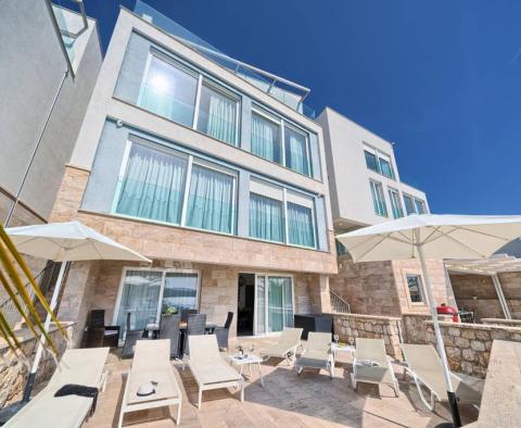 Price fell! Unique 5***** modern villa on the beach on Ciovo, Trogir, for sale - pic 4