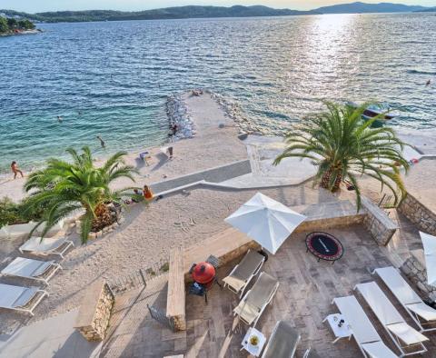 Price fell! Unique 5***** modern villa on the beach on Ciovo, Trogir, for sale - pic 41