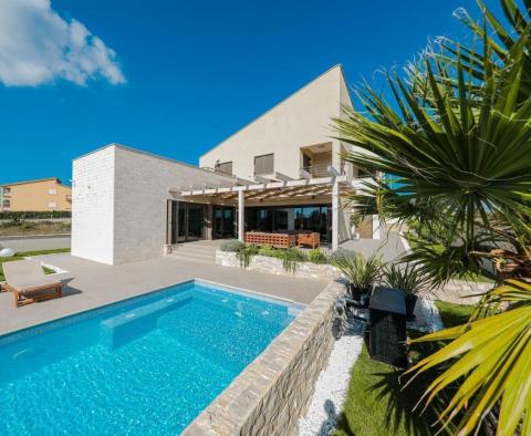 Remarkable 4**** star villa in Zadar area on a huge terrain - pic 21