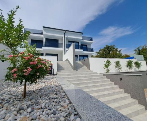 Luxury villa with two apartments, two swimming pools and sea view in Lovran - pic 2