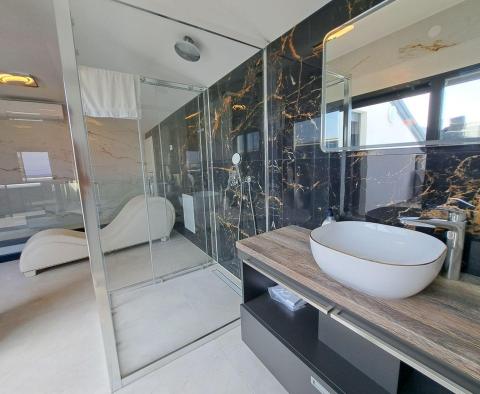 Luxury villa with two apartments, two swimming pools and sea view in Lovran - pic 33