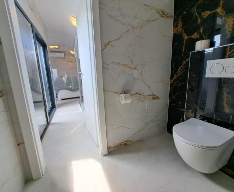 Luxury villa with two apartments, two swimming pools and sea view in Lovran - pic 34