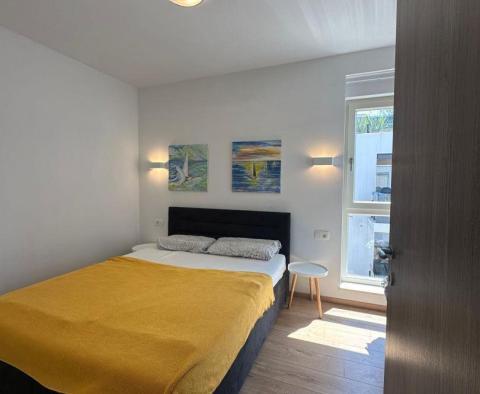 Einzigartiges Luxusapartment in 1. Linie im istrischen Novigrad, mit Pool und Dachterrasse - foto 13