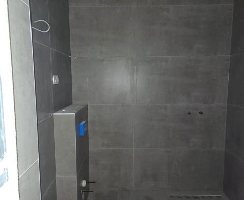 Luxuriöse 3-Zimmer-Wohnung in Seget, 200 m vom Meer entfernt - foto 5