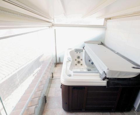 Superbly decorated property in the heart of Rovinj with roof terrace, view, jacuzzi - pic 18