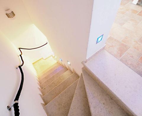 Superbly decorated property in the heart of Rovinj with roof terrace, view, jacuzzi - pic 21