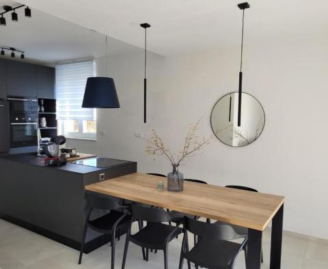 Modern villa in a quiet location in Svetvincenat - pic 12