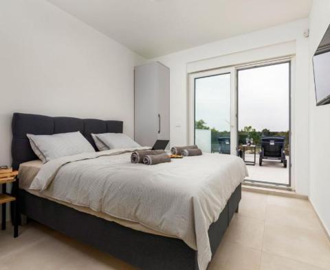 Modern villa in a quiet location in Svetvincenat - pic 16