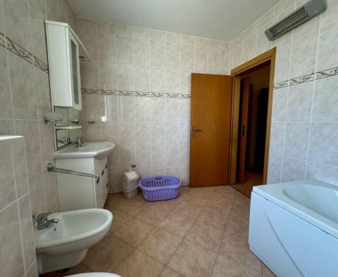 Spacious house with three apartments 600m from the sea in Malinska - pic 21