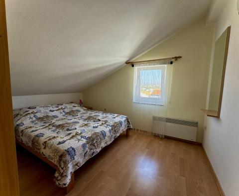 Spacious house with three apartments 600m from the sea in Malinska - pic 37